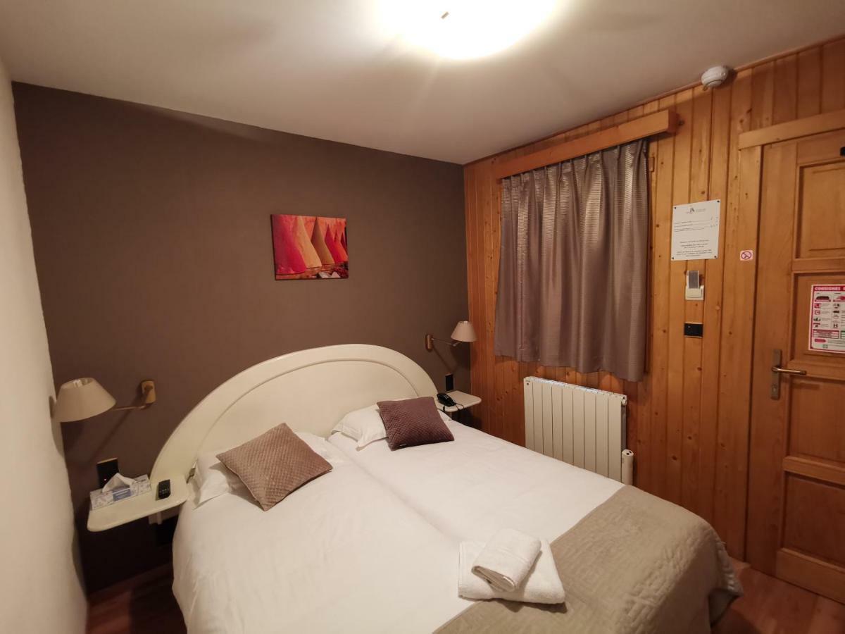 Auberge Saint-Jean Villequier-Aumont Екстериор снимка